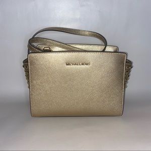 Michael kors crossbody